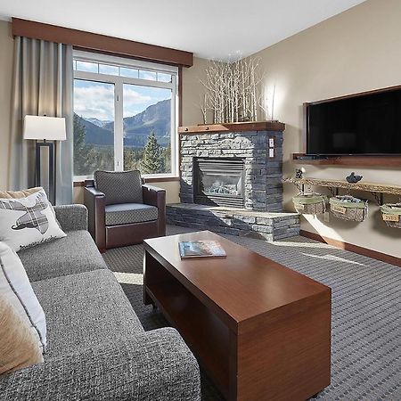 캔모어 Mountain View Escape With Open Hot Tub, Views!! 빌라 외부 사진