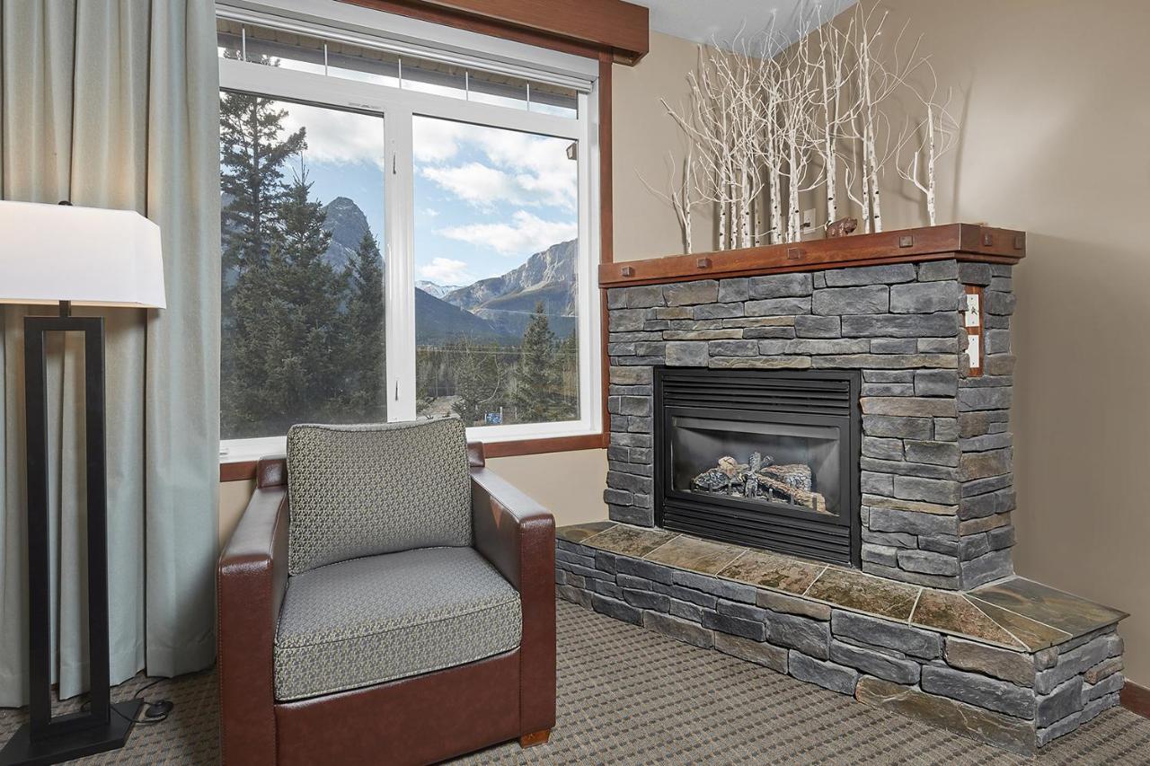 캔모어 Mountain View Escape With Open Hot Tub, Views!! 빌라 외부 사진
