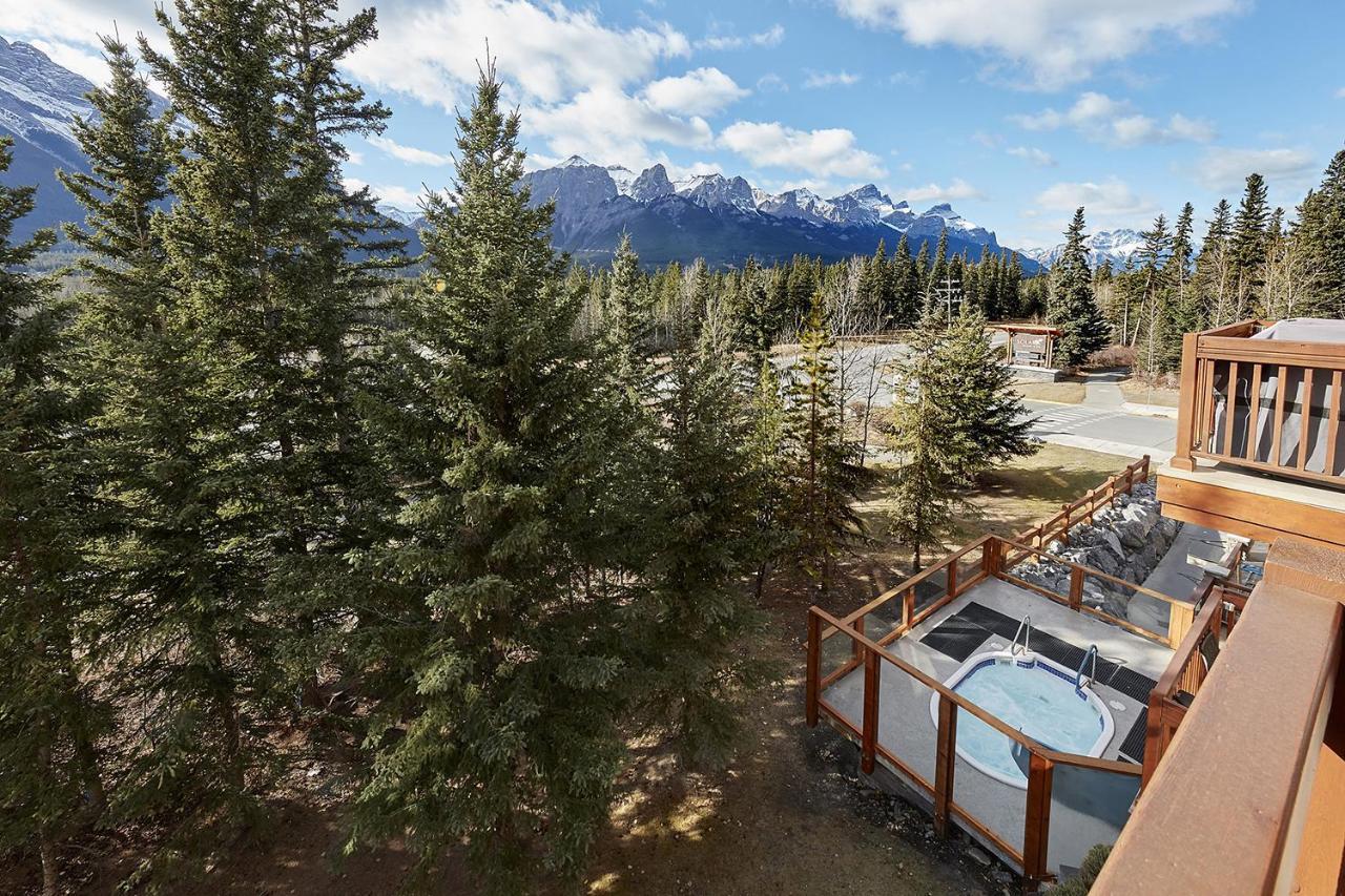 캔모어 Mountain View Escape With Open Hot Tub, Views!! 빌라 외부 사진
