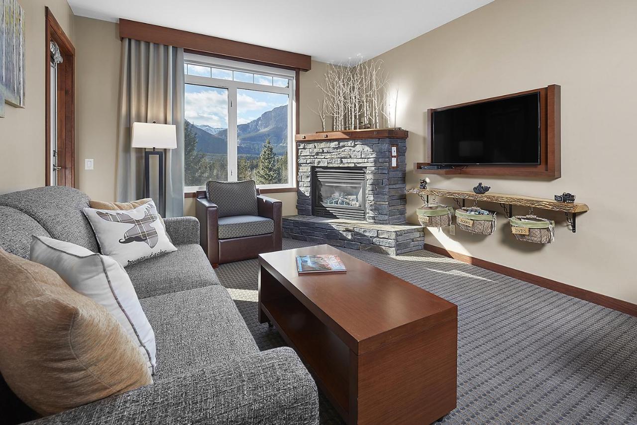 캔모어 Mountain View Escape With Open Hot Tub, Views!! 빌라 외부 사진